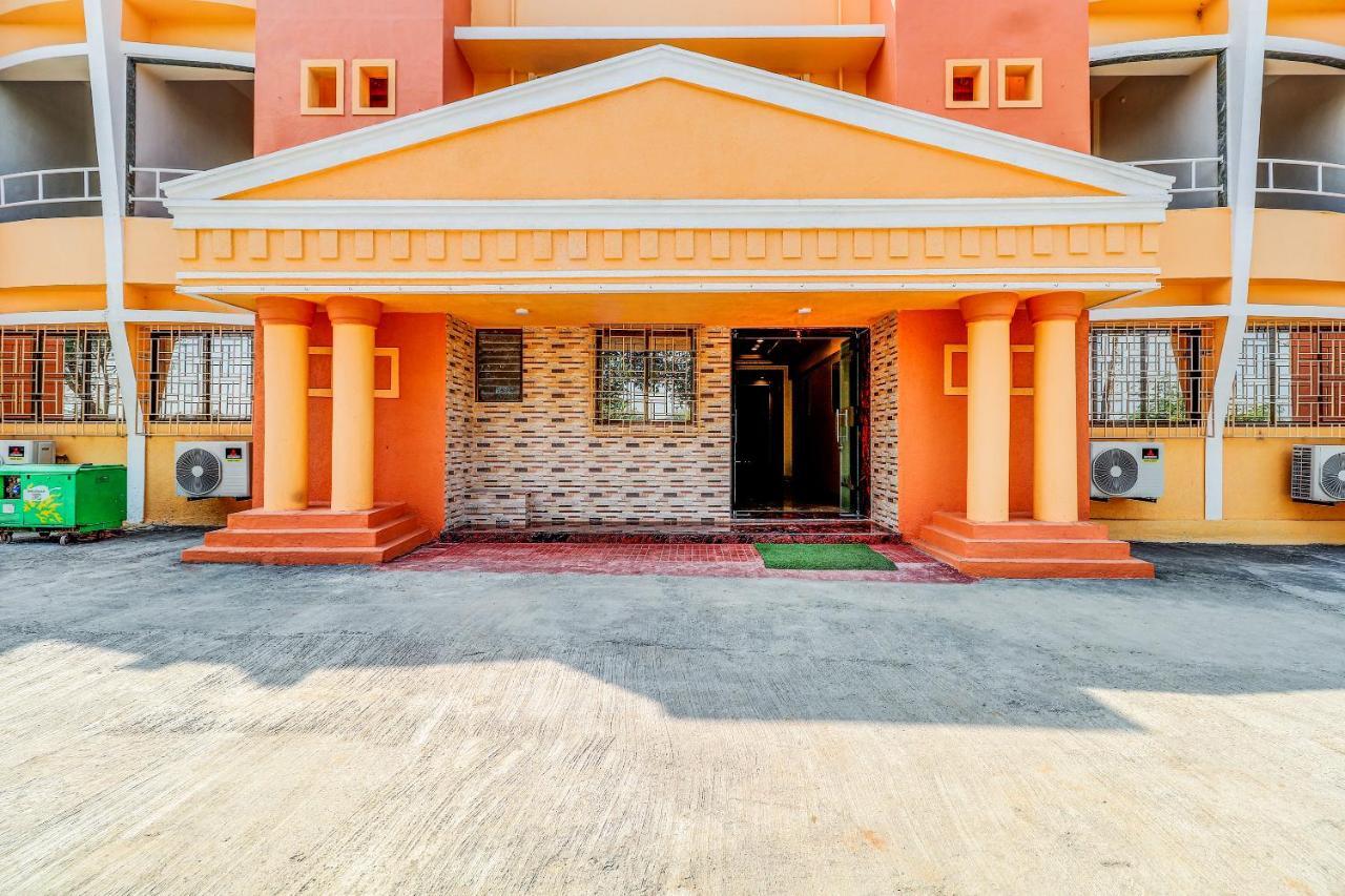 Hotel Apratim Lodging & Boarding Ulhāsnagar Екстериор снимка