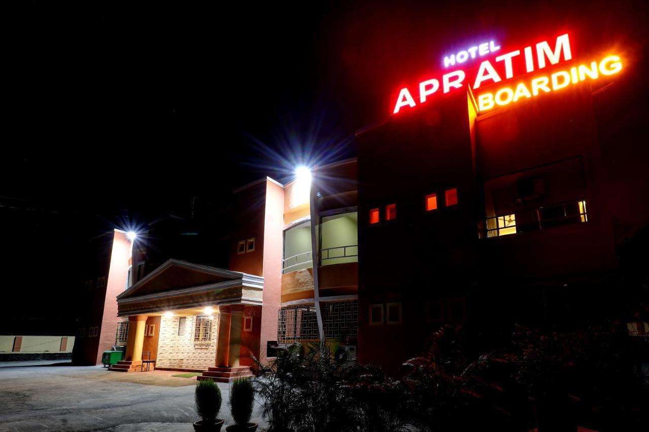 Hotel Apratim Lodging & Boarding Ulhāsnagar Екстериор снимка