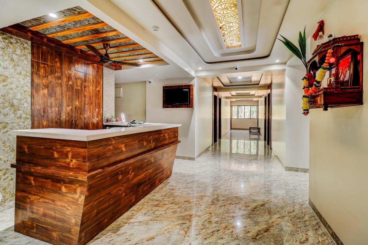 Hotel Apratim Lodging & Boarding Ulhāsnagar Екстериор снимка