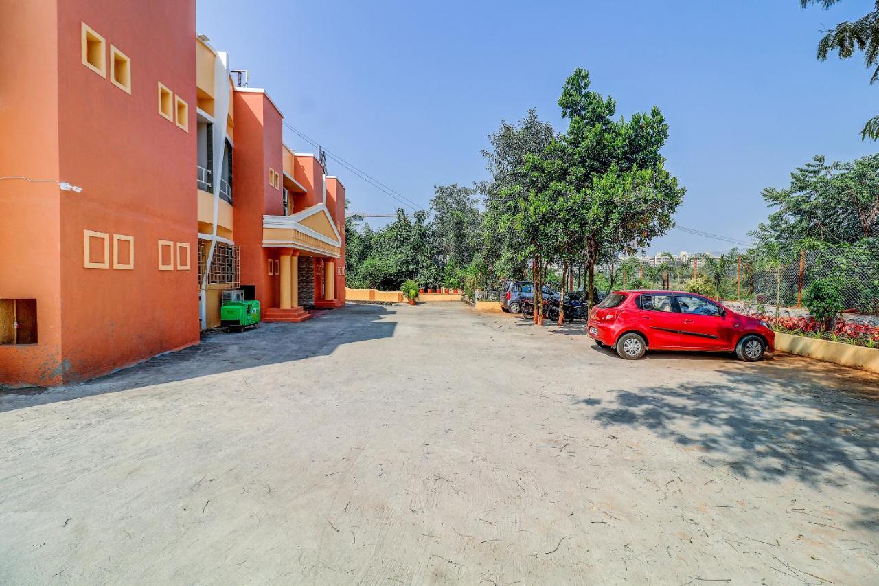 Hotel Apratim Lodging & Boarding Ulhāsnagar Екстериор снимка
